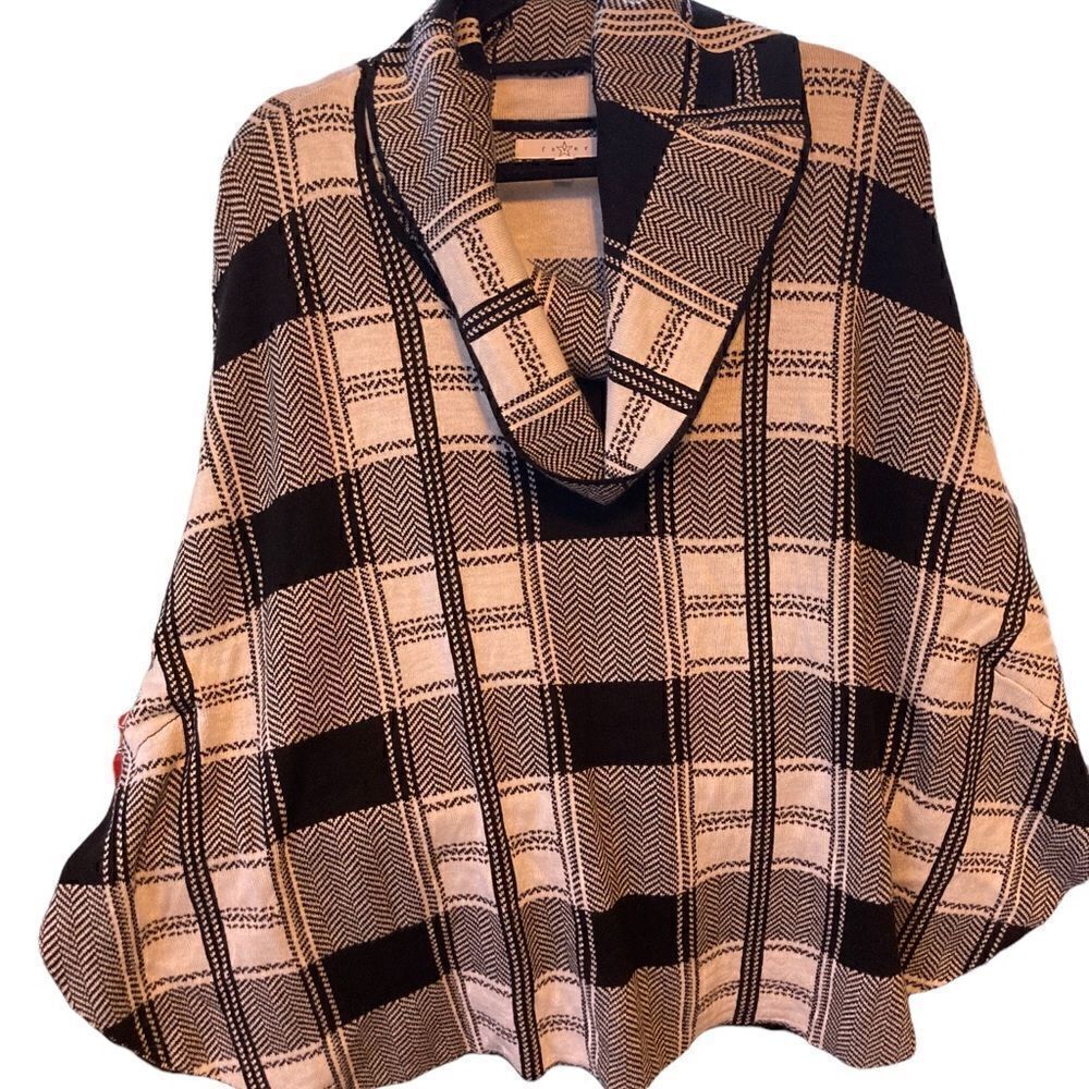 FEVER BLACK / WHITE CAPE / SZ: XL